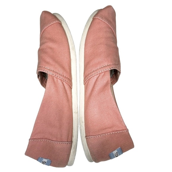 TOMS Pink Canvas Flats. Size 7.5 - Picture 5 of 8
